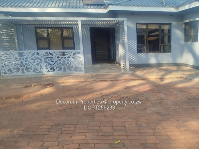 Chisipite 4-Bed Home - Borehole, Paved Courtyard & Veranda (Sole Mandate)