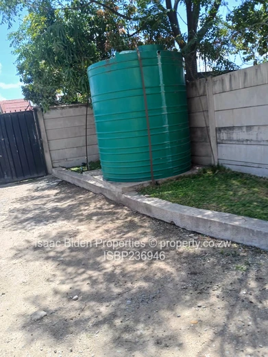 Msasa Park- Neat 3 Bedrooms