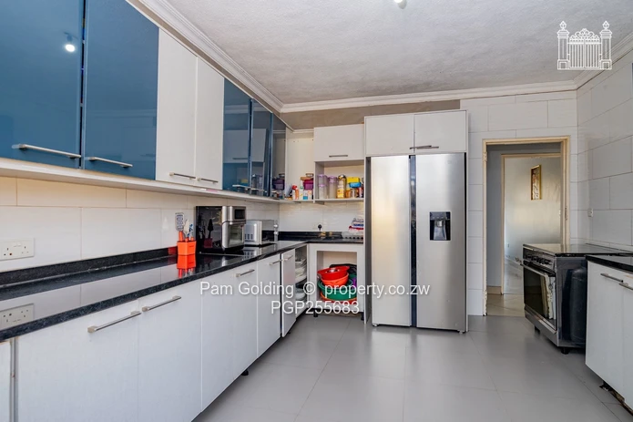 5 Bedroom House For Sale In Madokero