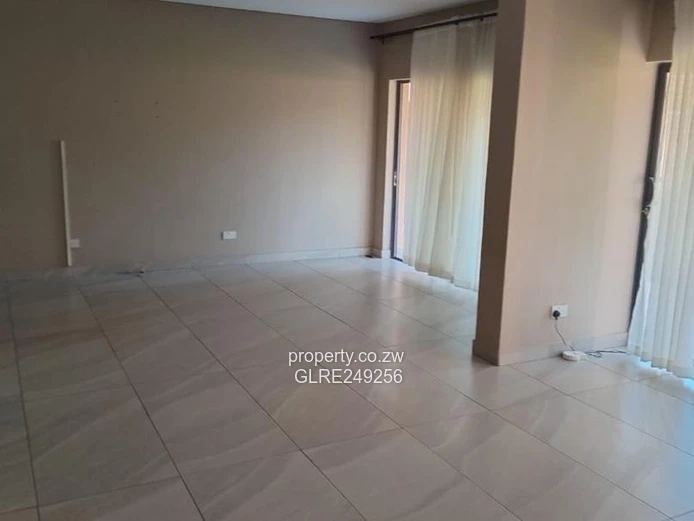 Spacious 4-Bed Vainona Apartment — Modern Kitchen & Borehole
