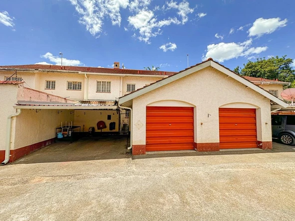 3 Bedroom Flat & Apartment