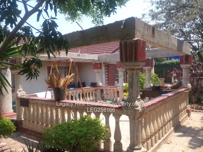 Greendale 4-Bed Family Home with Flatlet & Verandah