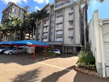 Luxury Living in the Heart of Harare: Fully Furnished Mid-Tower Apartment for Rent!
