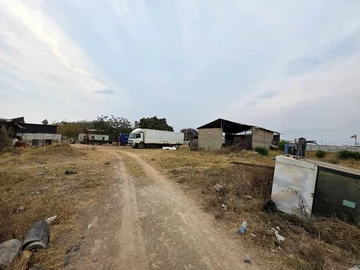 Commercial & Industrial Land