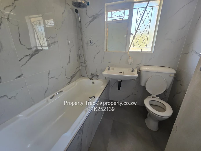 Neat 3 bed apartment, ready for occupation 