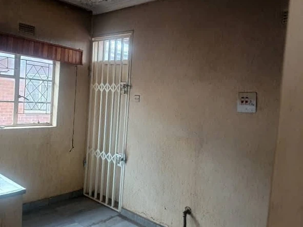 3 Bedroom Flat & Apartment