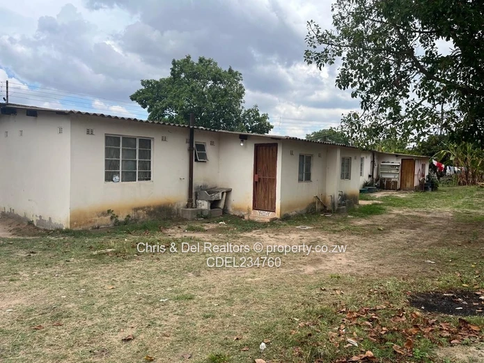 Exciting Investment Opportunity (3 x 2 bedrooms Housing Units)