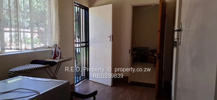 Residential gem, commercial horizon in Suburbs!