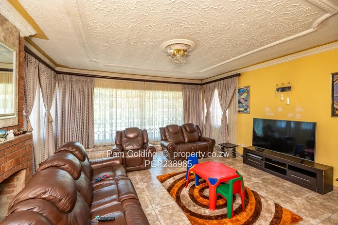 House with seperate cottage - Ideal for Rental Income