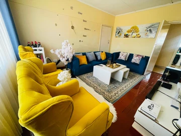 2 Bedroom Flat & Apartment