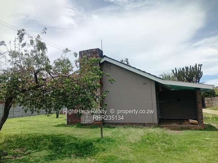 Exquisite Sunridge Residence: Main House+Cottage Available To Rent