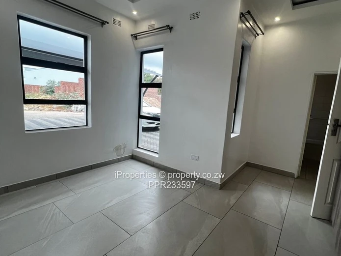 3-bedroom house in Peakwood Village, Greendale (Sole Mandate)