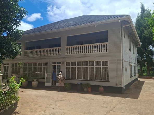 5 Bedroom House