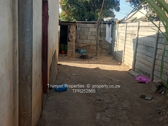House for sale in Mkoba, title deeds