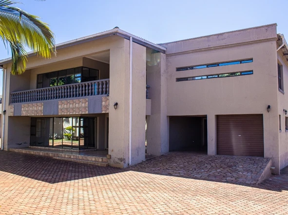 6 Bedroom House