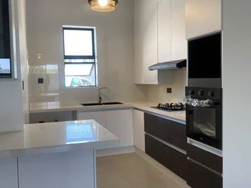 3 Bedroom Flat & Apartment
