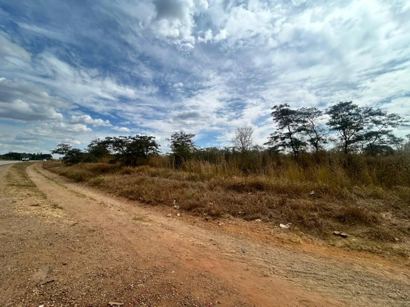 Commercial & Industrial Land