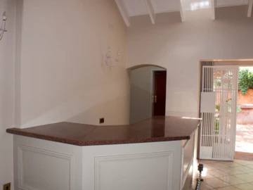 6 Bedroom House