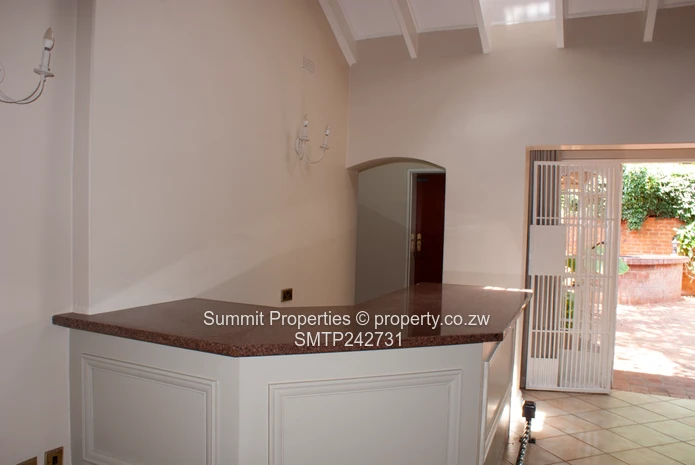 Luxury 6-Bedroom Residence – Ridgeway North