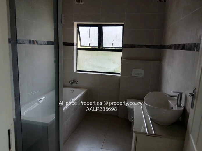 Newly Built 5-Bedroom Spacious, Stylish Cluster with Borehole in Strathaven 