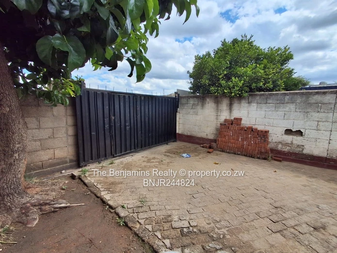 Budiriro 4 – Neat Home for Sale