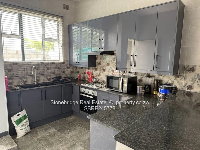 Modern 3 Bedroomed Townhouse in Burnside for sale