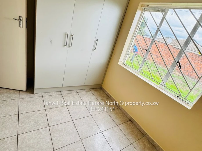 Msasa Park house to let just off Mukuvisi Drive with 3 bedrooms(with built -in cupboards), Spacious 