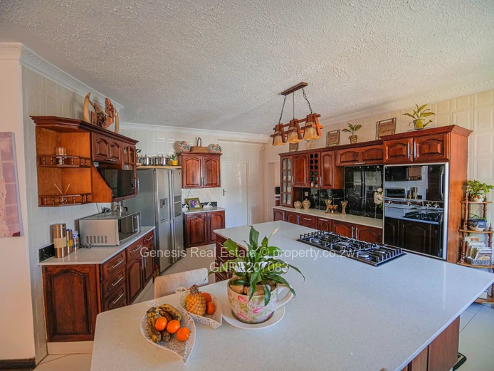 5 Bedroom House For Sale | Helensvale