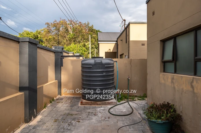 Modern 3 Bedroom Townhouse 