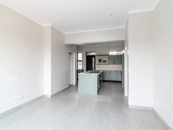 2 Bedroom Flat & Apartment