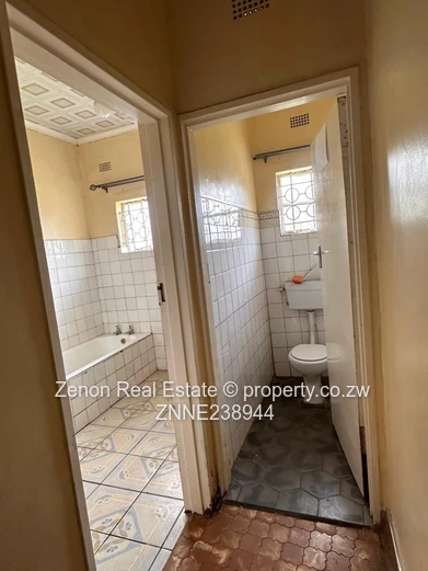 3bedroom house to let in Emerald Hill 