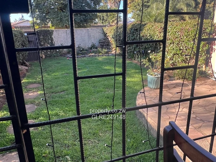 2-Bed Garden Flat in Greencroft, Harare West – Borehole