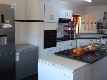 6 Bedroom Garden Flat