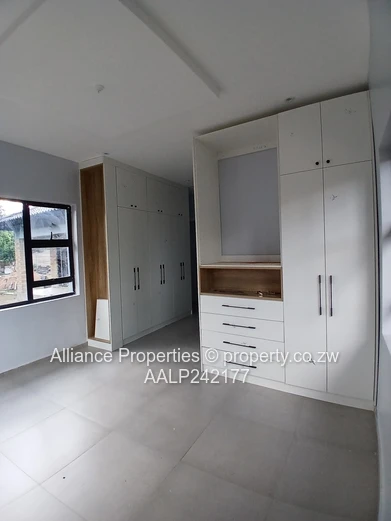 2x Modern 3-Bedroom House for Rent – Hillside