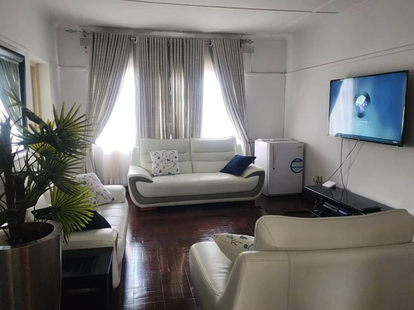 2 Bedroom Flat & Apartment