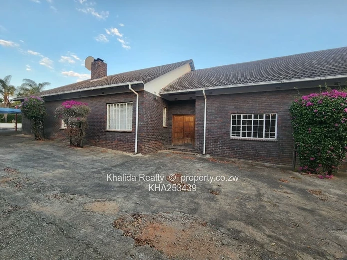 Marondera 4 bedroom house for rent. Location Wattel Grove