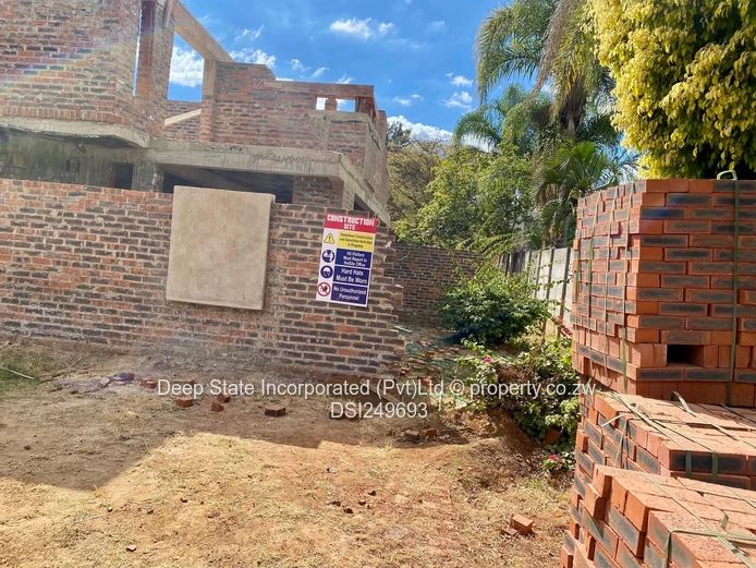 Strathaven cluster house for sale  (Sole Mandate)