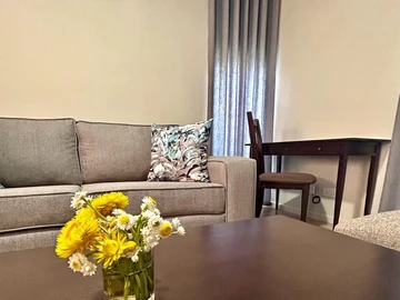 2 Bedroom Flat & Apartment