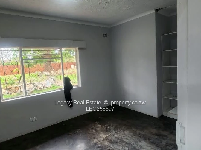 Spacious Marlborough commercial property  with Borehole & Garden and a 3roomed cottage