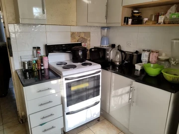 3 Bedroom Flat & Apartment