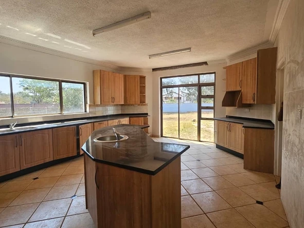 5 Bedroom House