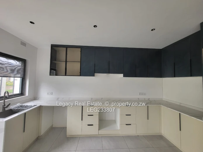 Exclusive High-End 5-Bedroom Residence in Pomona,Modern Luxury Living