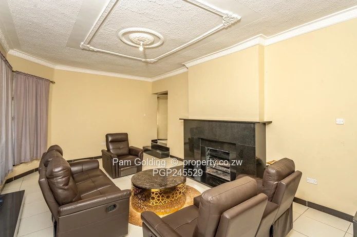 Spacious, Modern Family Home in a Secure Close. (Sole Mandate)