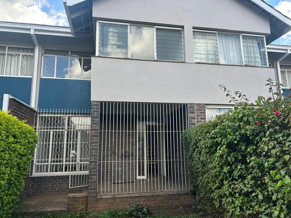 2 Bedroom Flat & Apartment