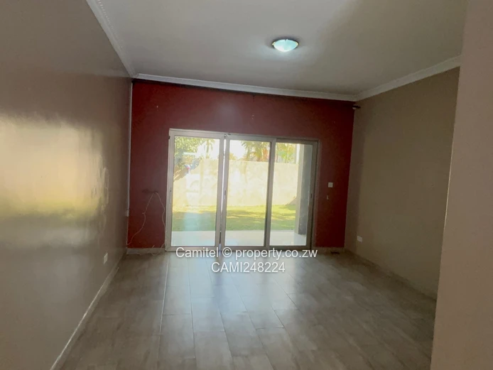 Sunlit 3-Bed Garden Flat with Borehole in Newlands