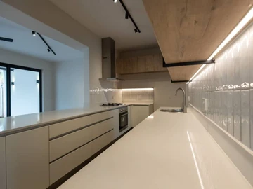3 Bedroom Flat & Apartment