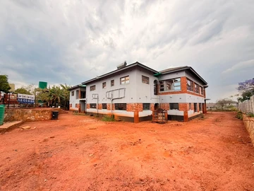 6 Bedroom House