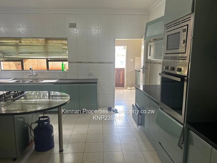 Spacious Home in Mt Pleasant Heights (Sole Mandate)