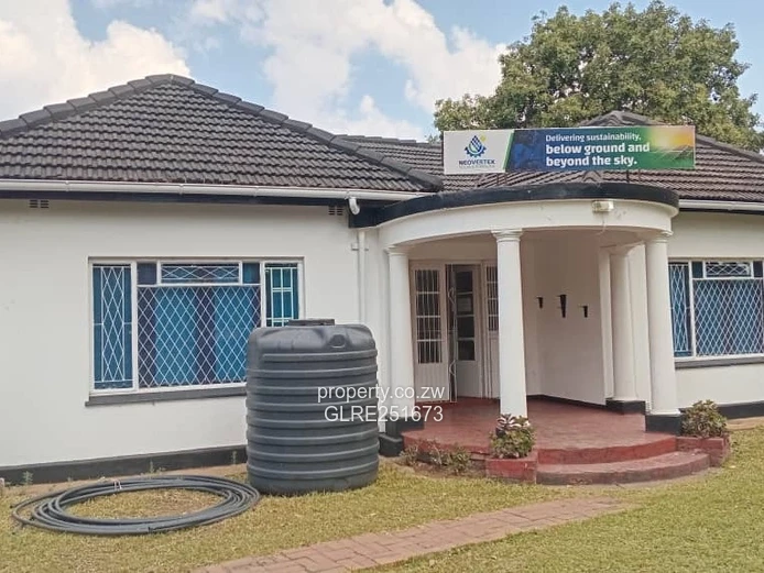 Renovator's 4-Bed Eastlea Home on 1300 m² with Pool & Borehole