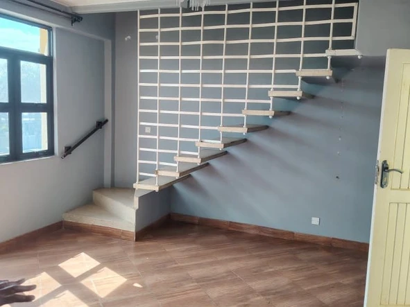 2 Bedroom Flat & Apartment